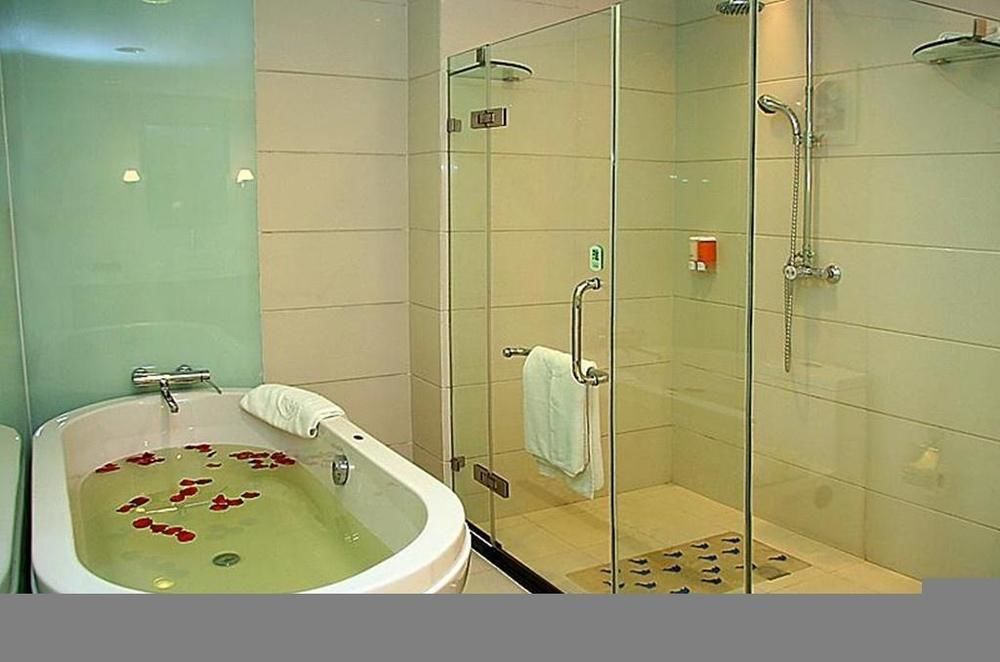 Qianjin Hotel - Чанчунь Экстерьер фото