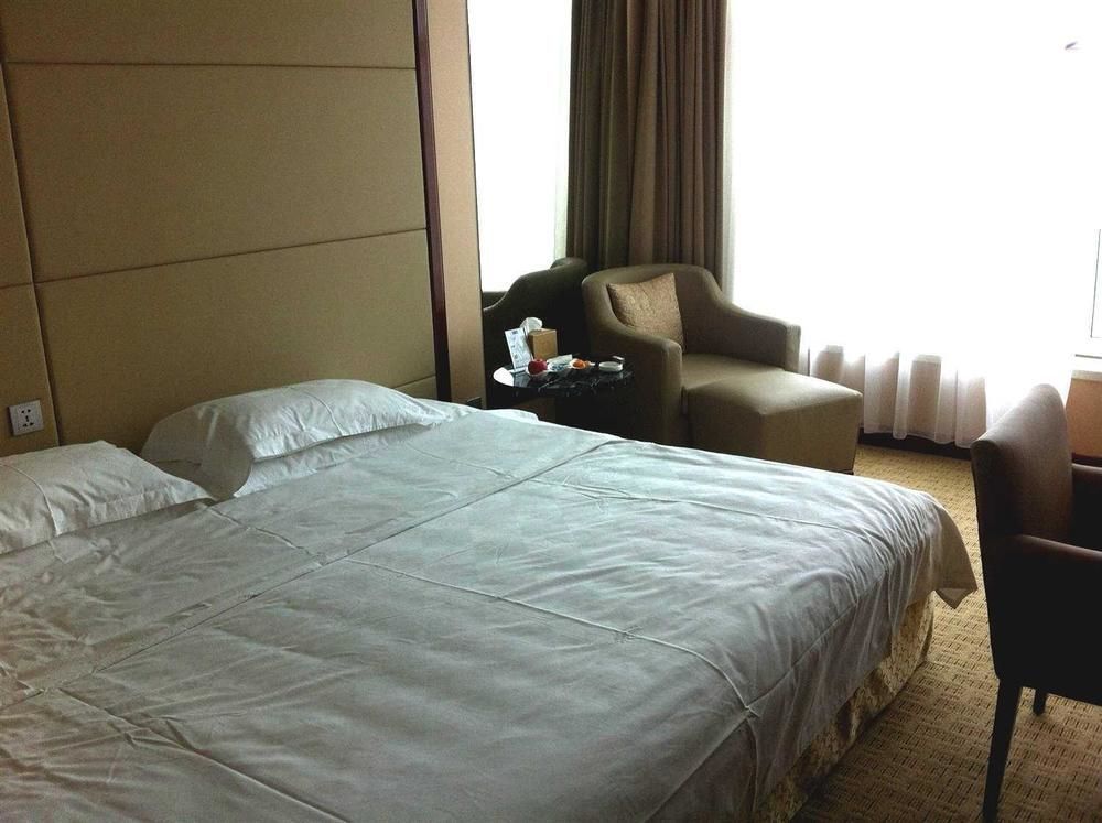 Qianjin Hotel - Чанчунь Экстерьер фото
