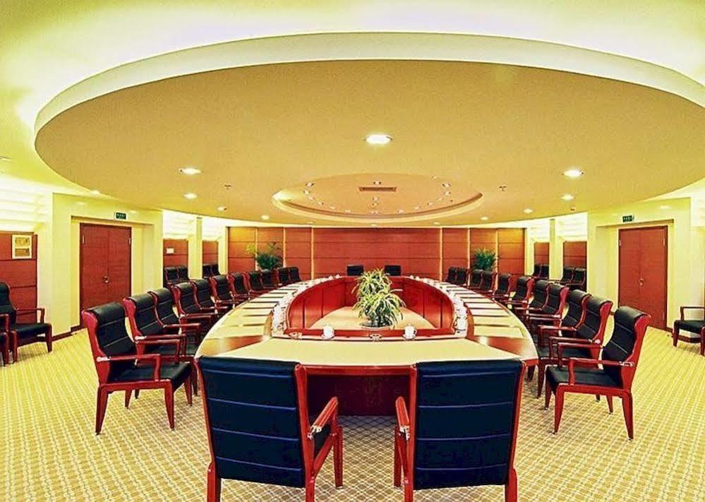 Qianjin Hotel - Чанчунь Экстерьер фото