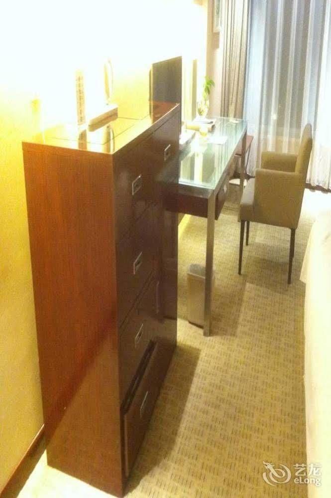 Qianjin Hotel - Чанчунь Экстерьер фото